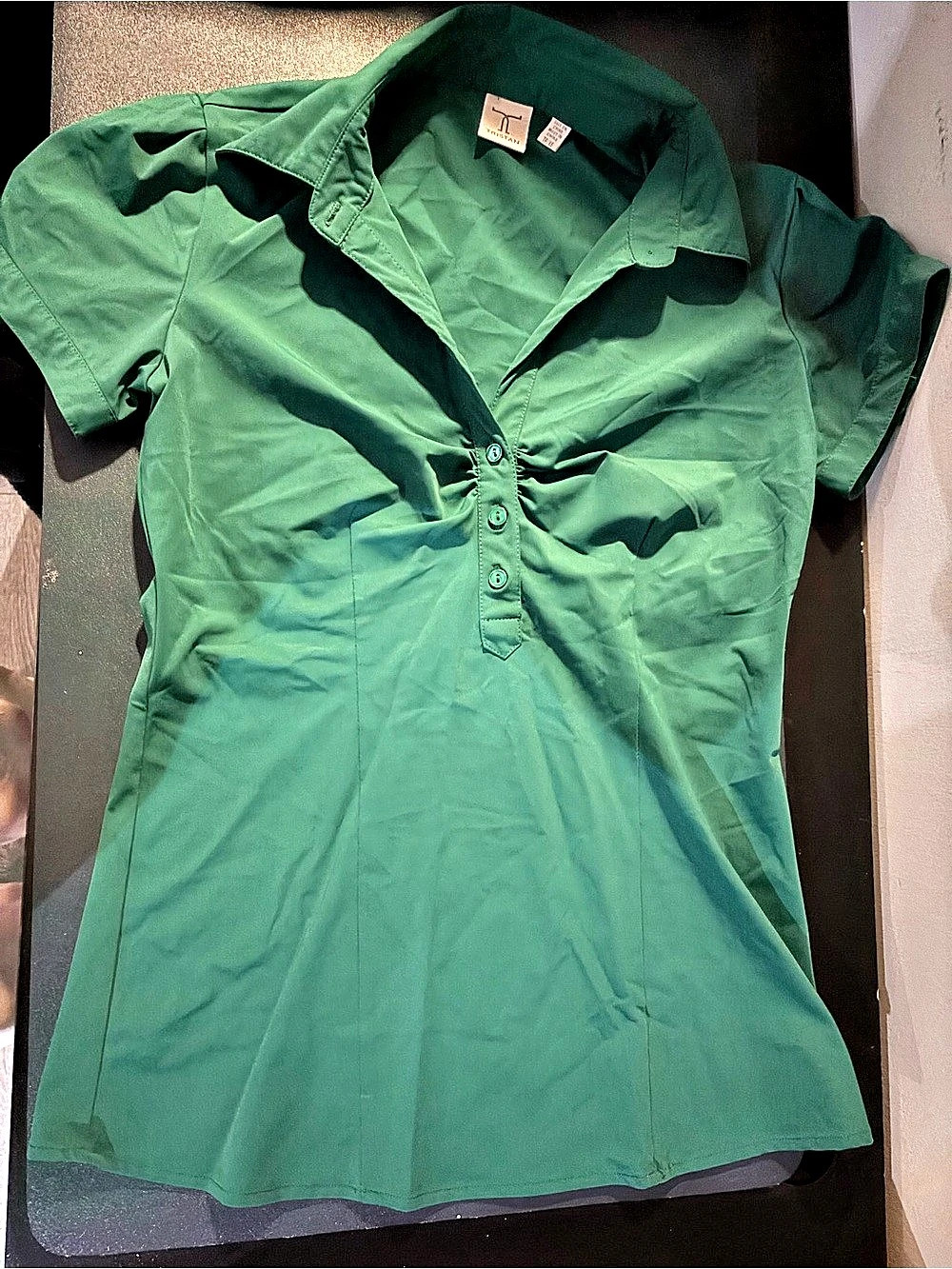 Guess Green & White Short Sleeve Graphic Tee 20$/2